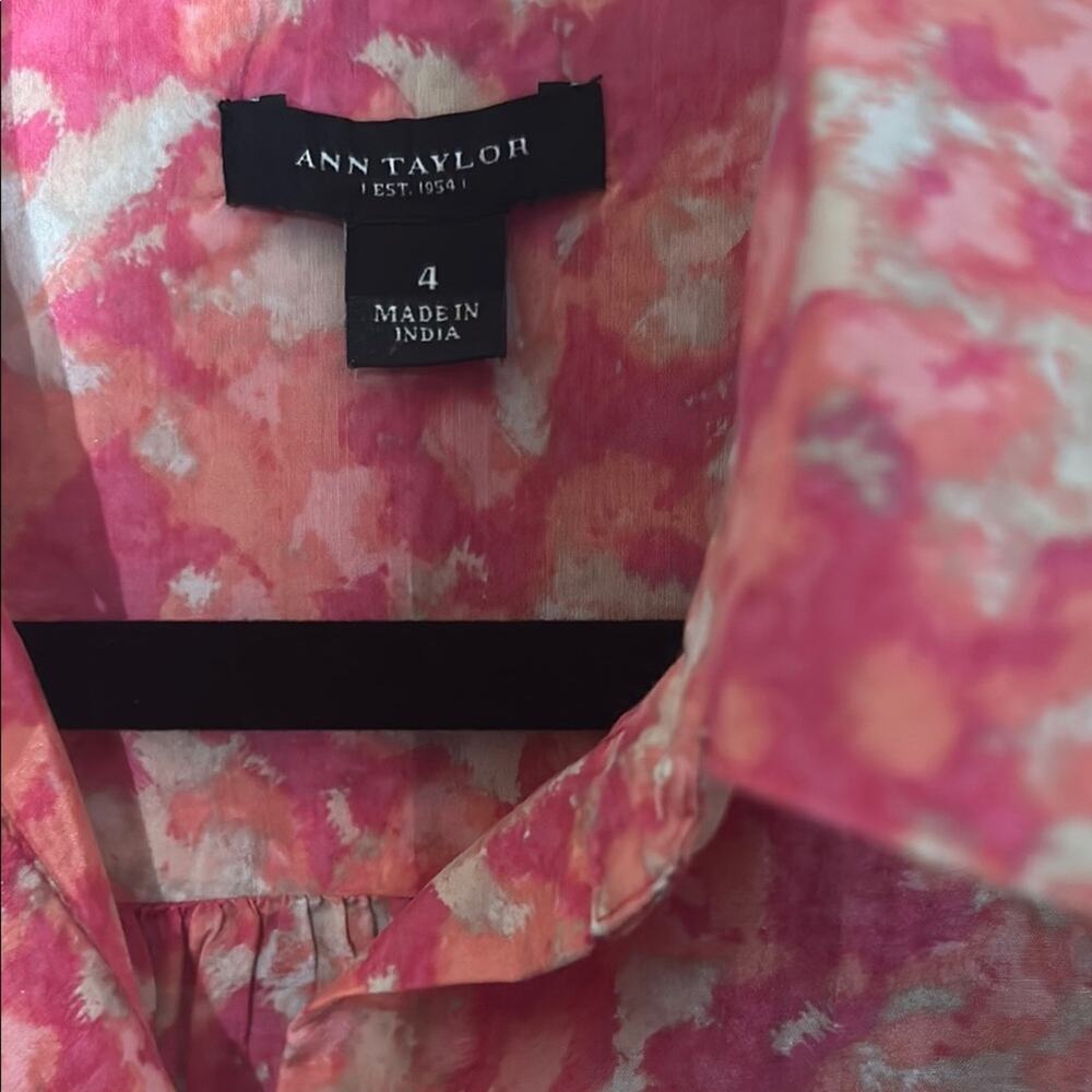 Ann Taylor Sleeveless Silk & Cotton Floral Top  size 4 preppy summer coastal - Picture 2 of 4